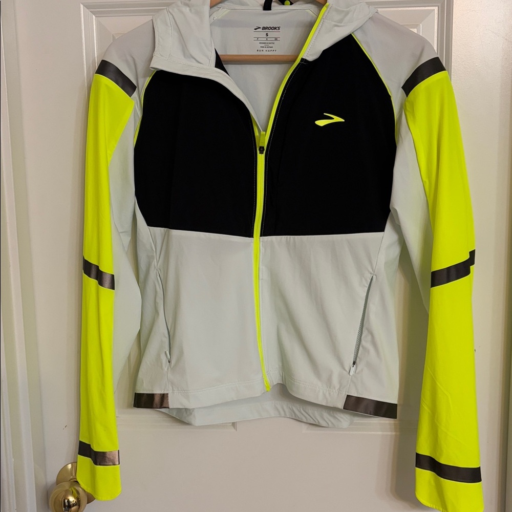 Brooks Carbonite Jacket in Black and Neon Yellow with Reflective Stripes